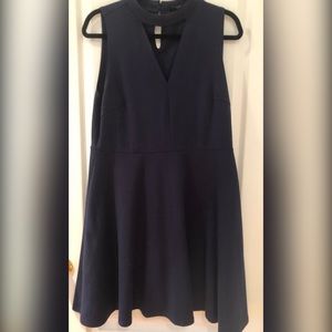 ⬇️ Forever 21 Navy Dress